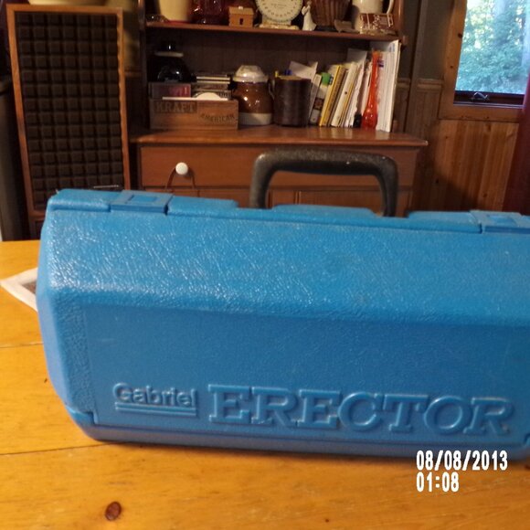 Vtg Gabriel Erector set complete with instruction motor nuts bolts all pieces - Picture 1 of 9
